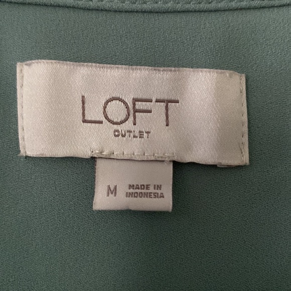 Loft new silky ruffle sleeve top - Picture 2 of 5